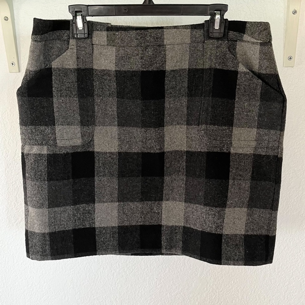 Liz Claiborne Black and Gray Plaid Wool Skirt